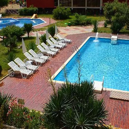Amfibia Complex 3* Napospart