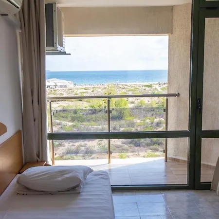 Amfibia Complex 3* Napospart