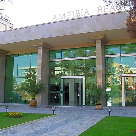 Amfibia Complex Szálloda 3*