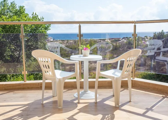 מלון Amfibia Complex 3*